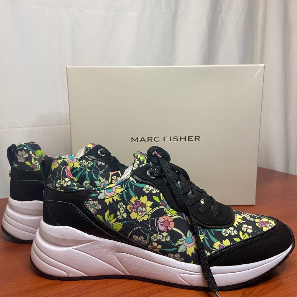 Marc Fisher Elesa Floral Print Fashion sneaker, size 10M